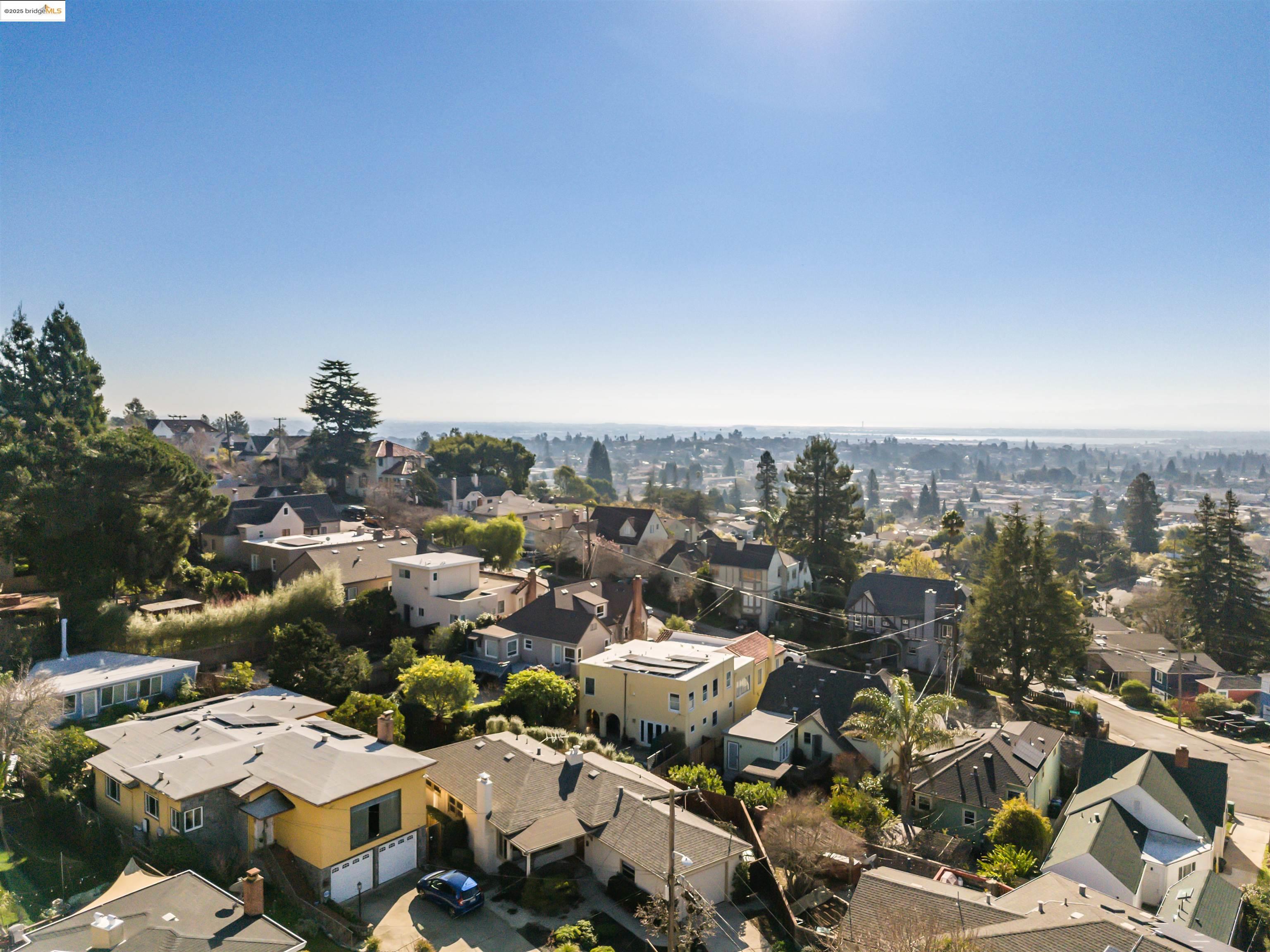 Oakland, California 94619, United States, 3 Bedrooms Bedrooms, ,1 BathroomBathrooms,Residential,Pending,15497