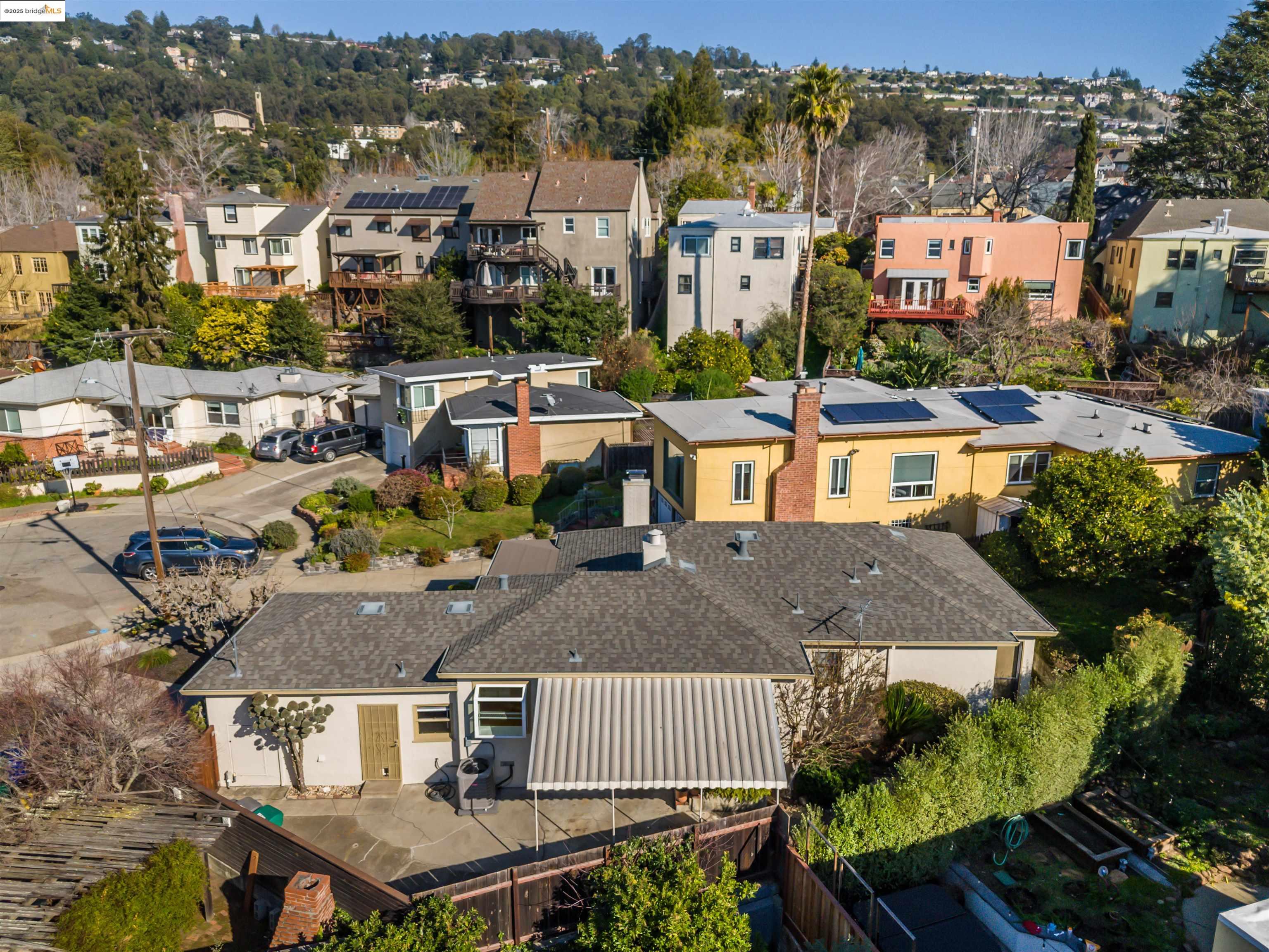 Oakland, California 94619, United States, 3 Bedrooms Bedrooms, ,1 BathroomBathrooms,Residential,Pending,15497