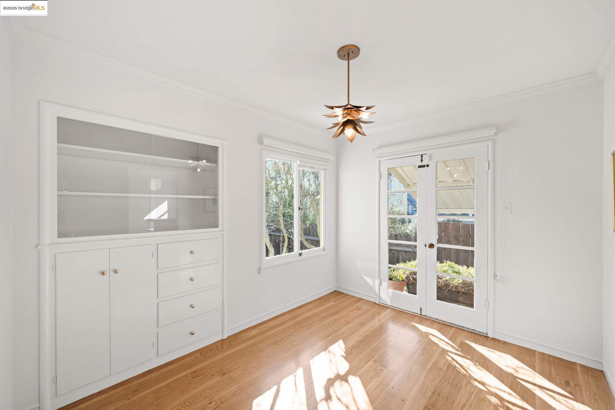 Oakland, California 94619, United States, 3 Bedrooms Bedrooms, ,1 BathroomBathrooms,Residential,Pending,15497