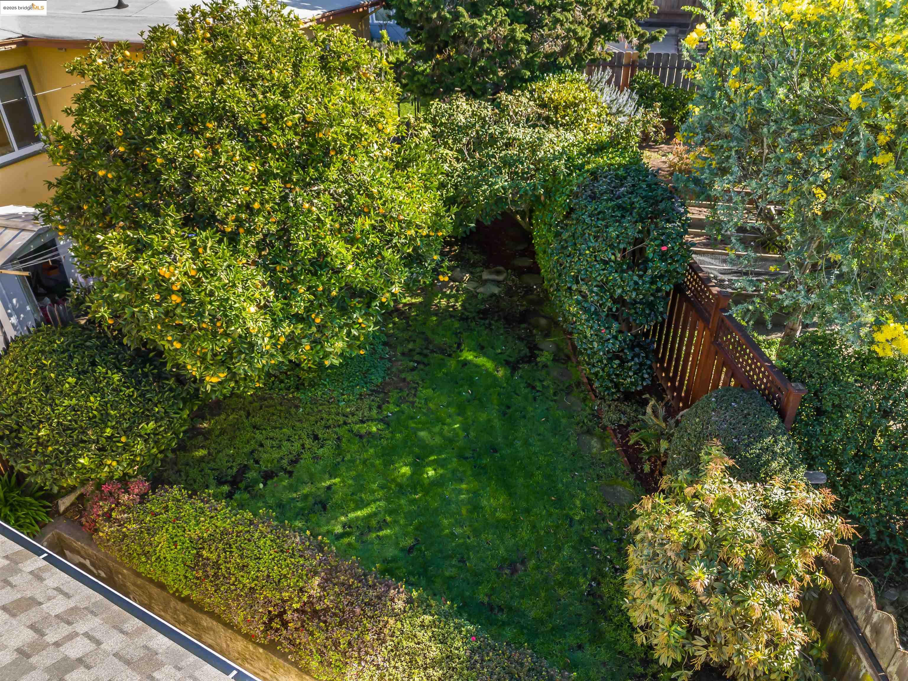 Oakland, California 94619, United States, 3 Bedrooms Bedrooms, ,1 BathroomBathrooms,Residential,Pending,15497