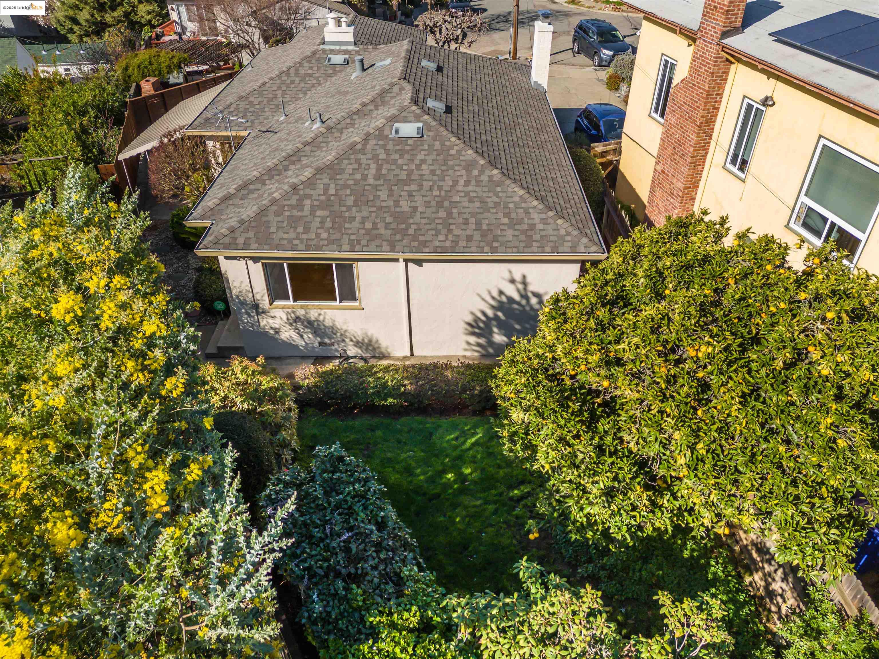 Oakland, California 94619, United States, 3 Bedrooms Bedrooms, ,1 BathroomBathrooms,Residential,Pending,15497