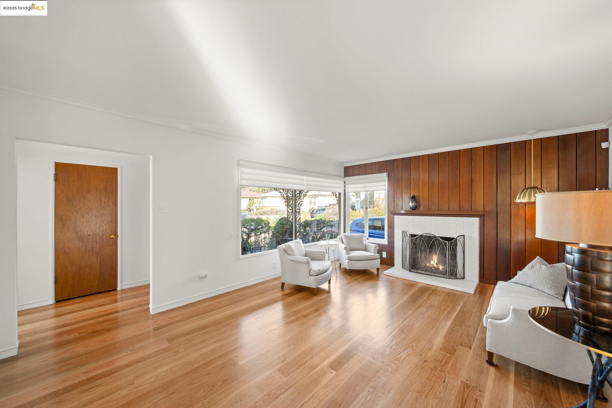 Oakland, California 94619, United States, 3 Bedrooms Bedrooms, ,1 BathroomBathrooms,Residential,Pending,15497