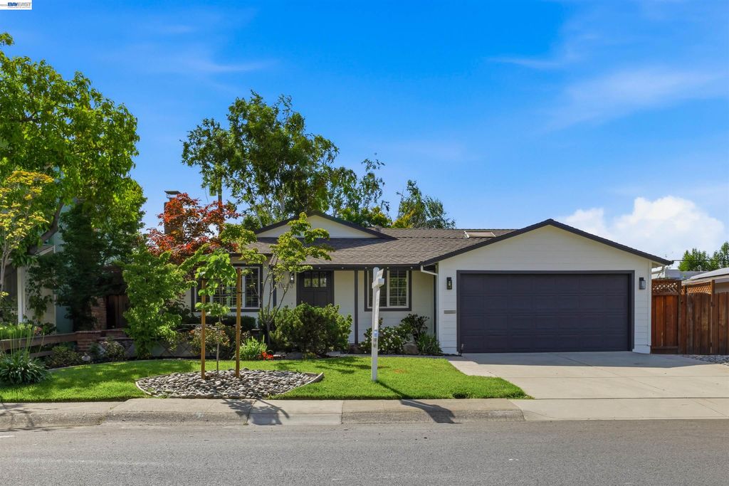 Photo of 1023 Huntingdon Drive, San Jose, CA 95129 (MLS # 41135338)