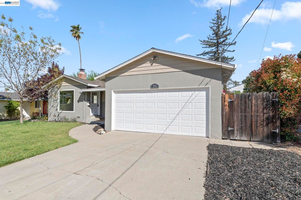 Photo of 2950 Kelly St, Livermore, CA 94551 (MLS # 41128815)