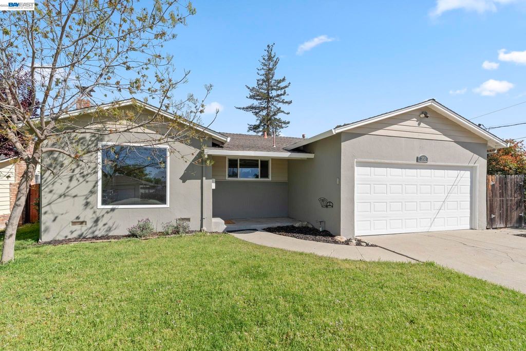 Photo of 2950 Kelly St, Livermore, CA 94551 (MLS # 41128815)