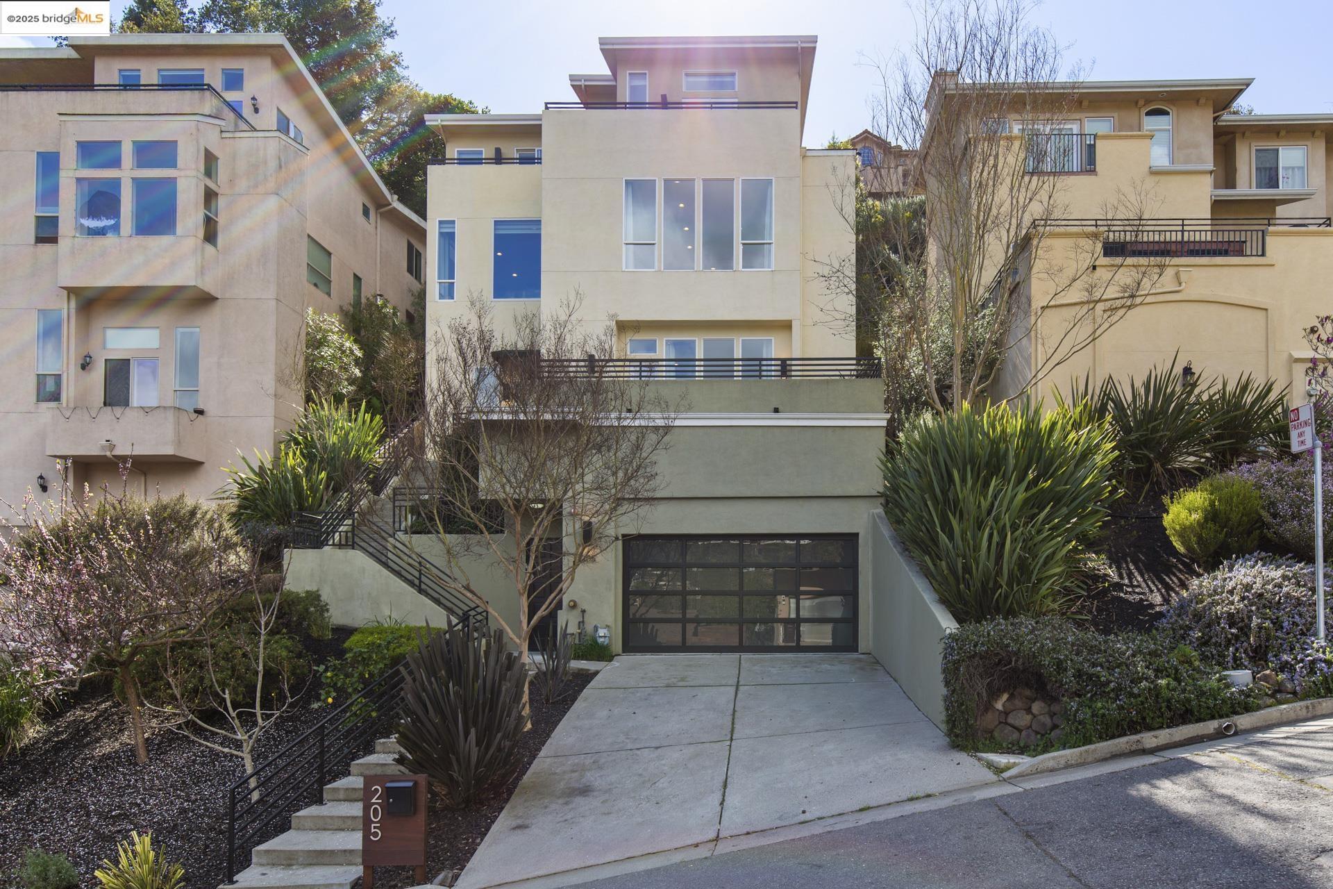 205 Sheridan RD
