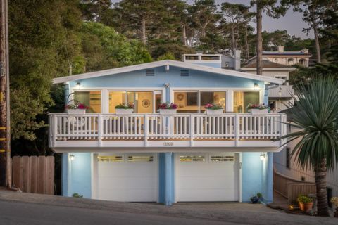 Photo of 1105 Funston Avenue, Pacific Grove, CA 93950 (MLS # ML82031083)