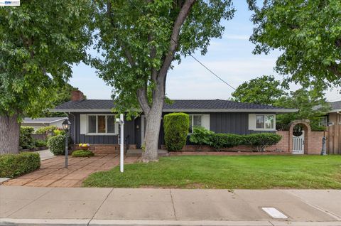 Photo of 4247 School St., Pleasanton, CA 94566 (MLS # 41131963)