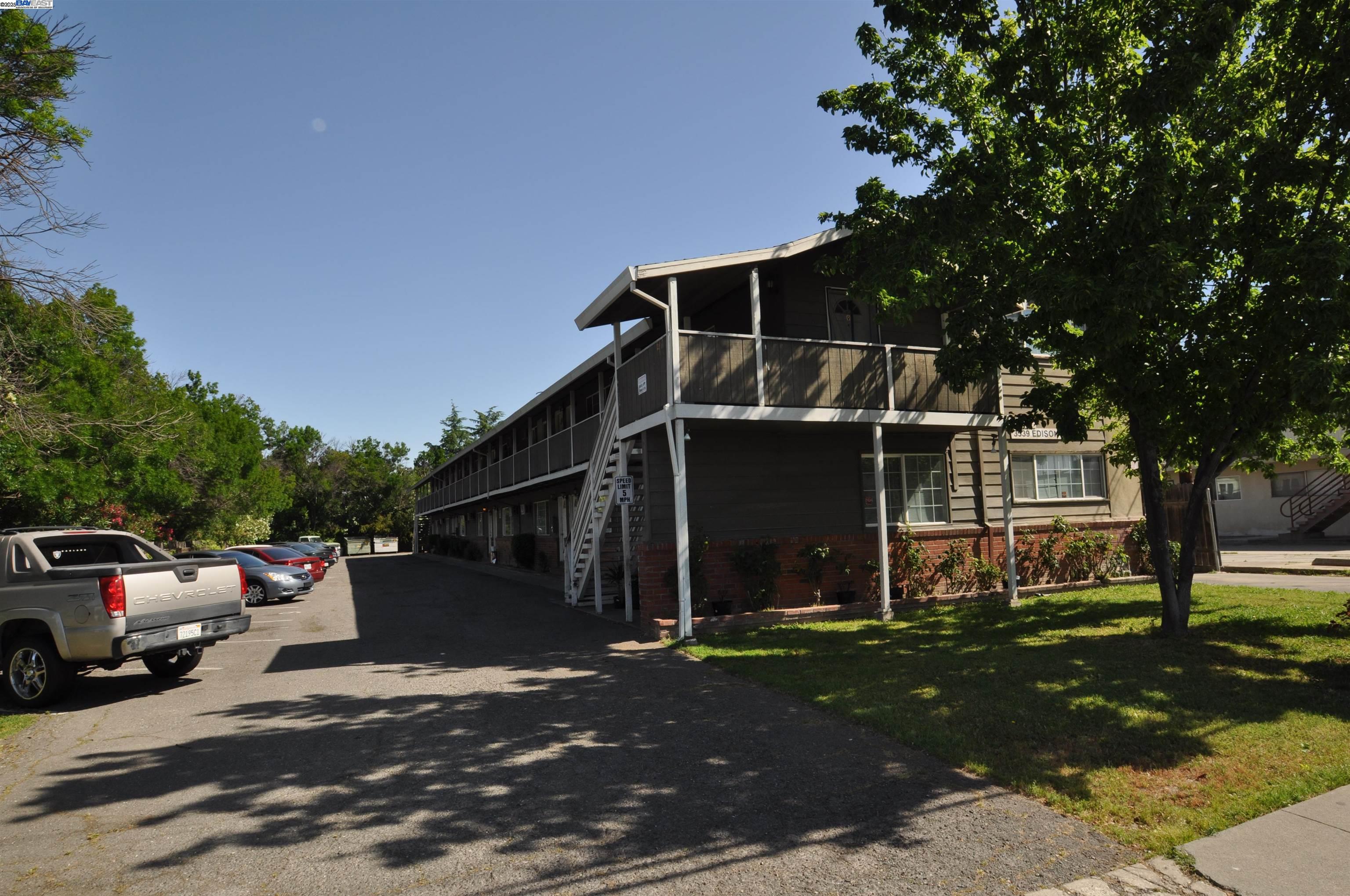 3539 Edison Ave