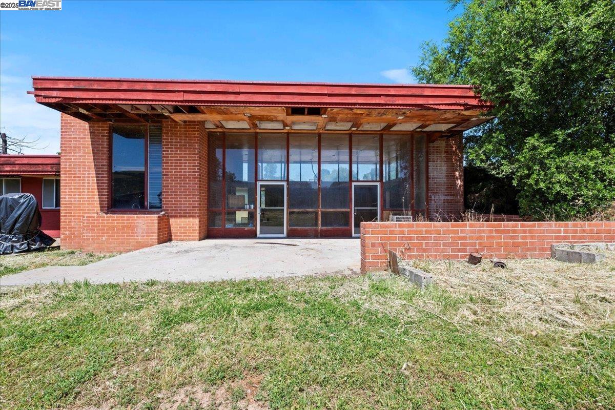 6400 Mines Rd