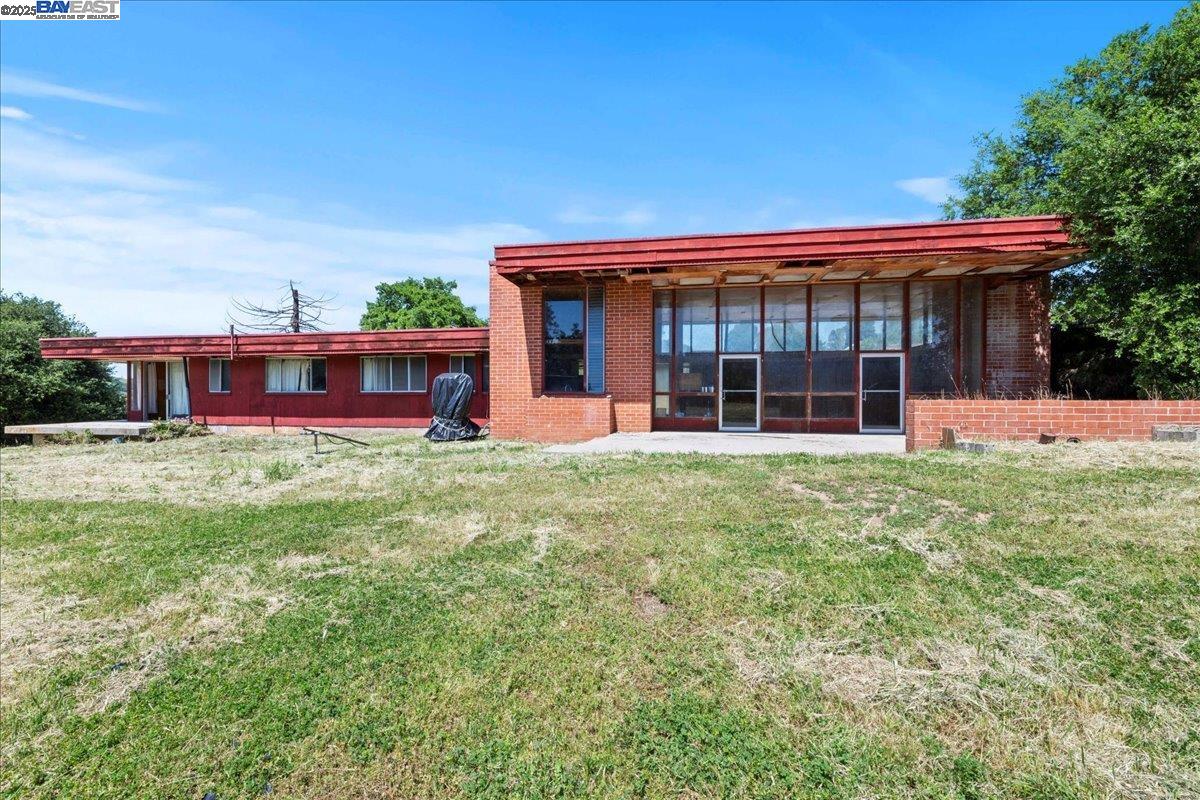 6400 Mines Rd