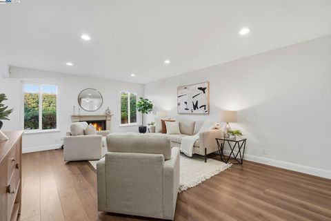 Photo of 2907 Wilson Cmn, Fremont, CA 94538 (MLS # 41118734)