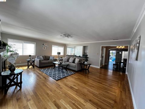 Photo of 2119 Lincoln Ave, Richmond, CA 94801 (MLS # 41132688)
