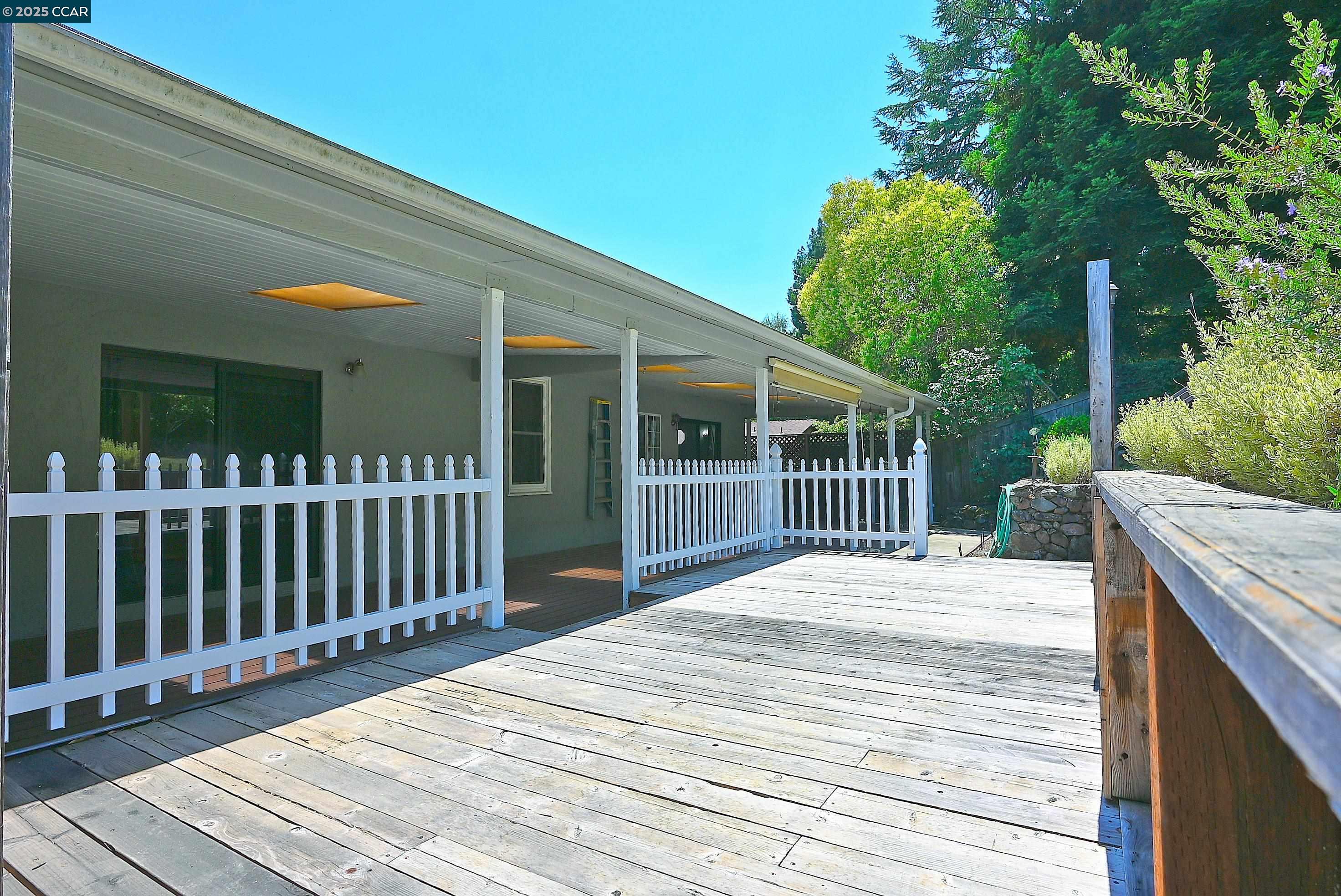 Martinez, California 94553, United States, 4 Bedrooms Bedrooms, ,3 BathroomsBathrooms,Residential,Active,170587