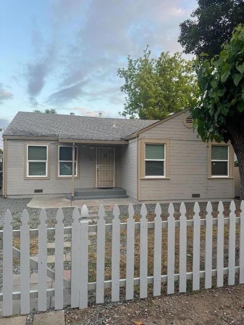 Photo of 2544 E Marsh Street, Stockton, CA 95205 (MLS # ML82045143)