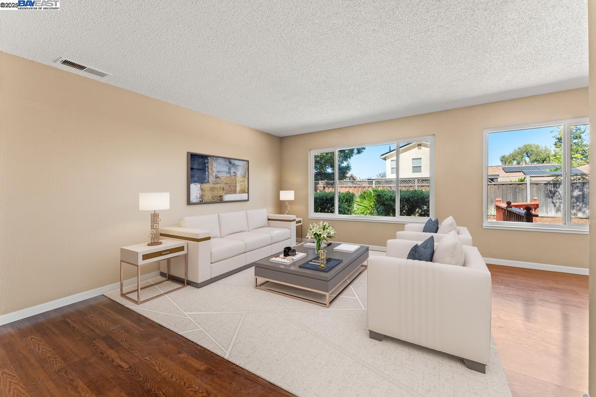Livermore, California 94551, United States, 3 Bedrooms Bedrooms, ,2 BathroomsBathrooms,Residential,Active,103645