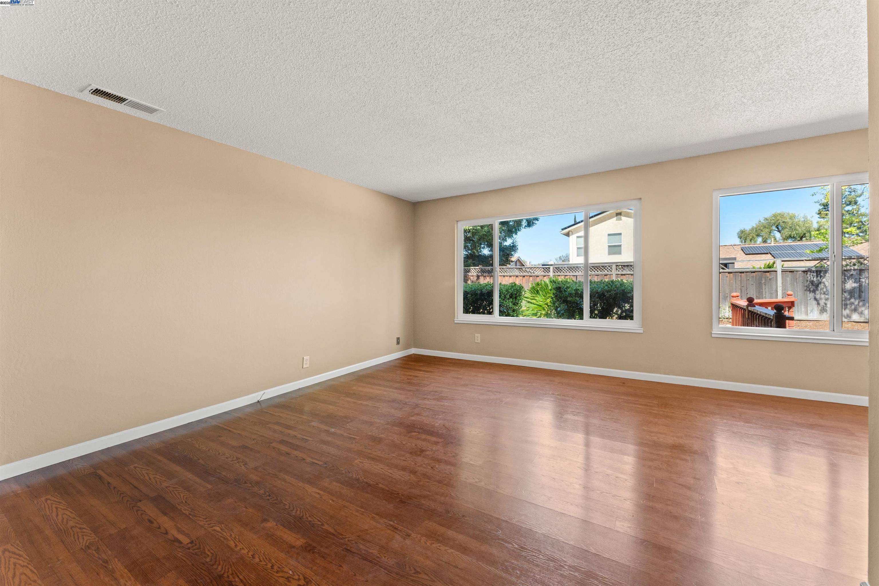 Livermore, California 94551, United States, 3 Bedrooms Bedrooms, ,2 BathroomsBathrooms,Residential,Active,103645