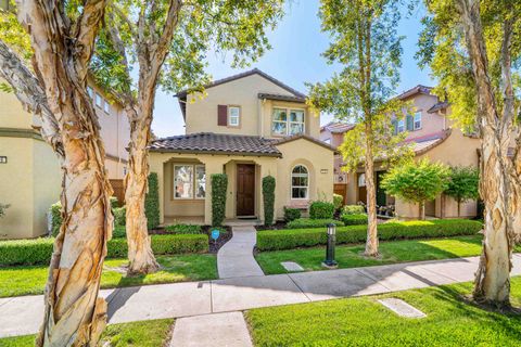 Photo of 215 W Santa Cruz Way, Mountain House, CA 95391 (MLS # 41122724)