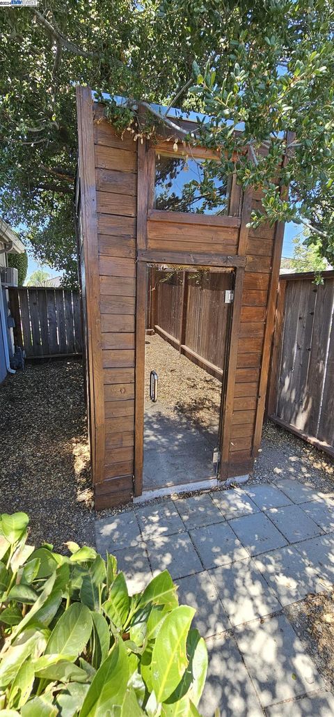 A home in San Leandro