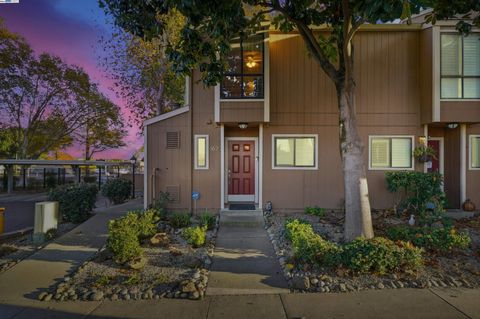 Photo of 8985 Alcosta Blvd #162, San Ramon, CA 94583 (MLS # 41117087)