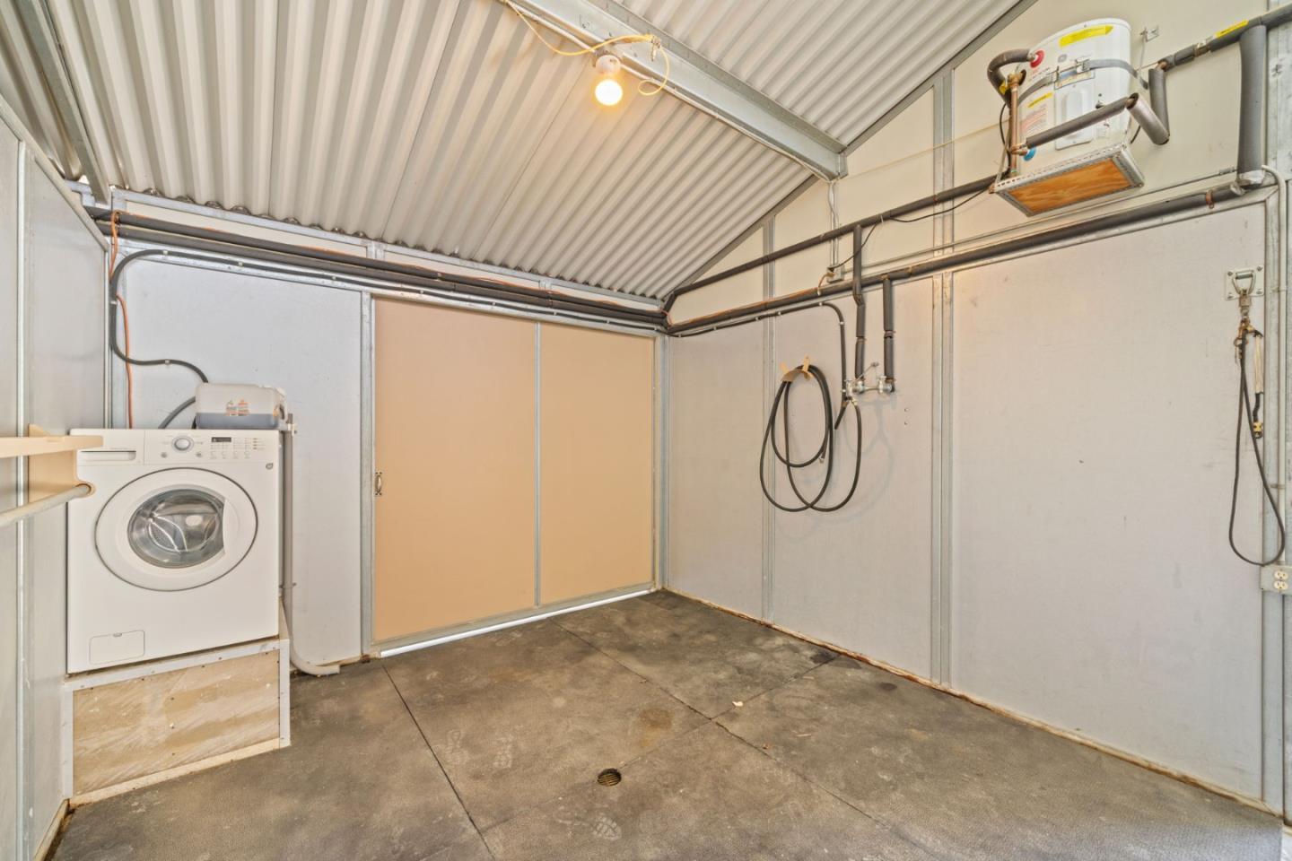 Gilroy, California 95020, United States, 4 Bedrooms Bedrooms, ,4 BathroomsBathrooms,Residential,Active,4725