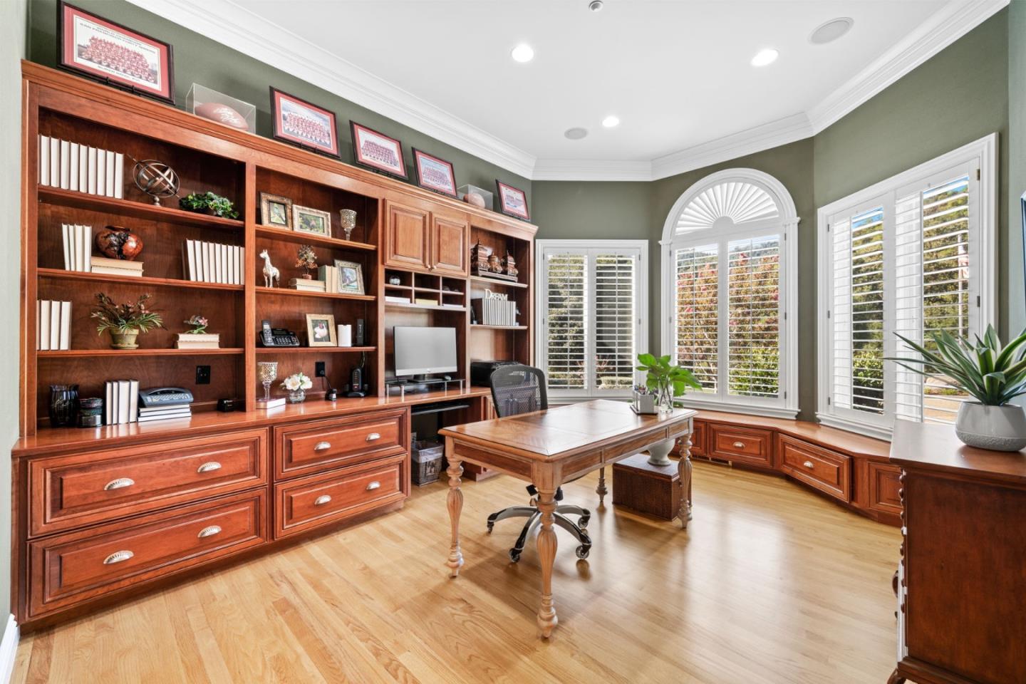 Gilroy, California 95020, United States, 4 Bedrooms Bedrooms, ,4 BathroomsBathrooms,Residential,Active,4725