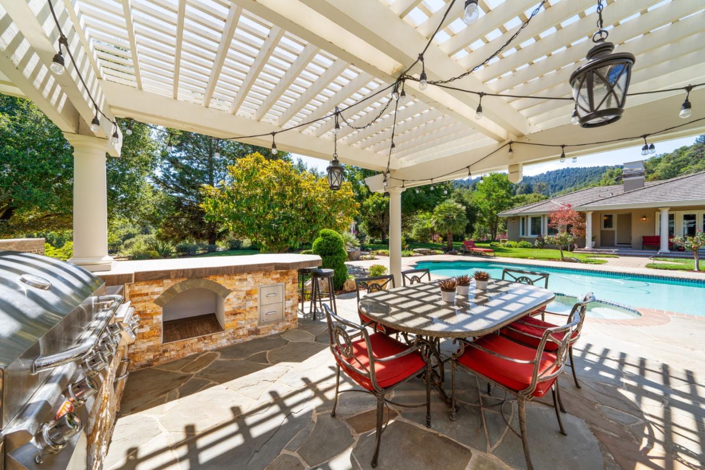 Gilroy, California 95020, United States, 4 Bedrooms Bedrooms, ,4 BathroomsBathrooms,Residential,Active,4725