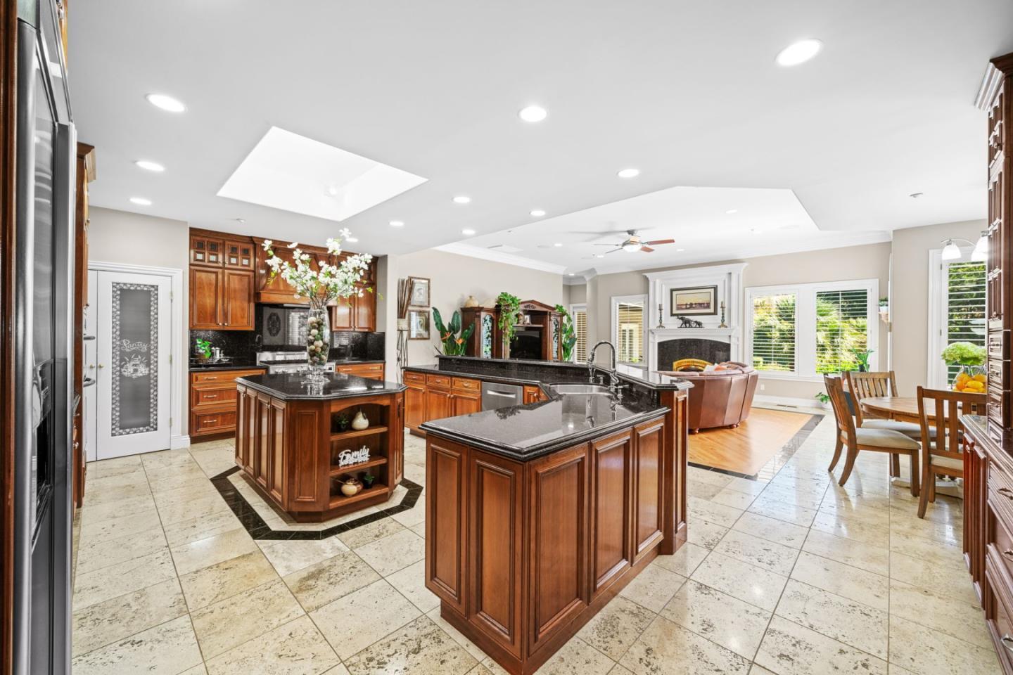 Gilroy, California 95020, United States, 4 Bedrooms Bedrooms, ,4 BathroomsBathrooms,Residential,Active,4725