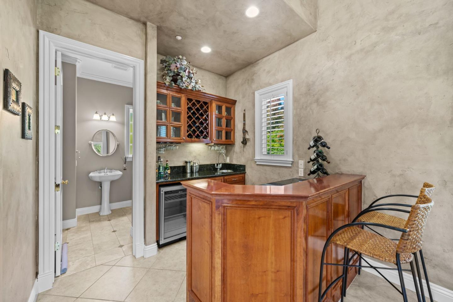 Gilroy, California 95020, United States, 4 Bedrooms Bedrooms, ,4 BathroomsBathrooms,Residential,Active,4725