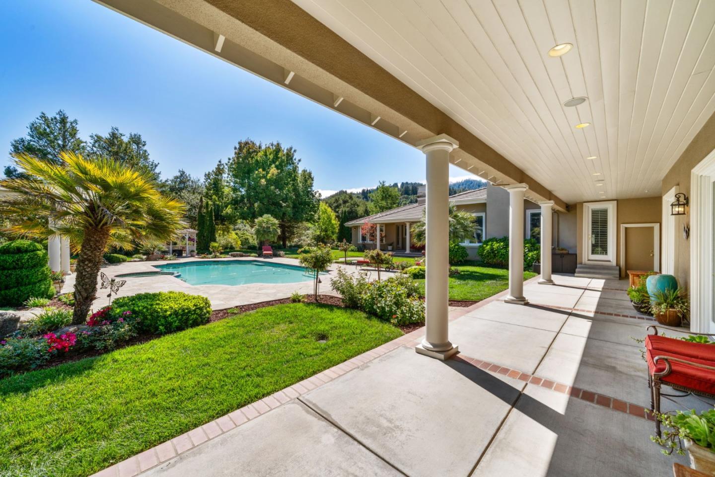 Gilroy, California 95020, United States, 4 Bedrooms Bedrooms, ,4 BathroomsBathrooms,Residential,Active,4725