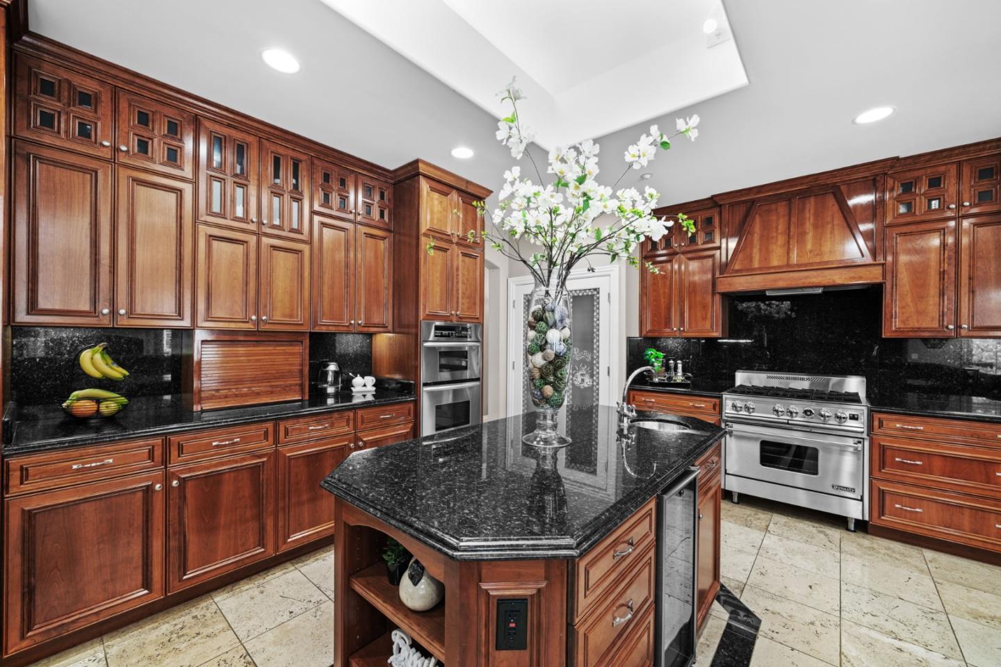 Gilroy, California 95020, United States, 4 Bedrooms Bedrooms, ,4 BathroomsBathrooms,Residential,Active,4725