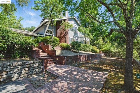 Photo of 3374 Kim Rd, Lafayette, CA 94549 (MLS # 41118958)