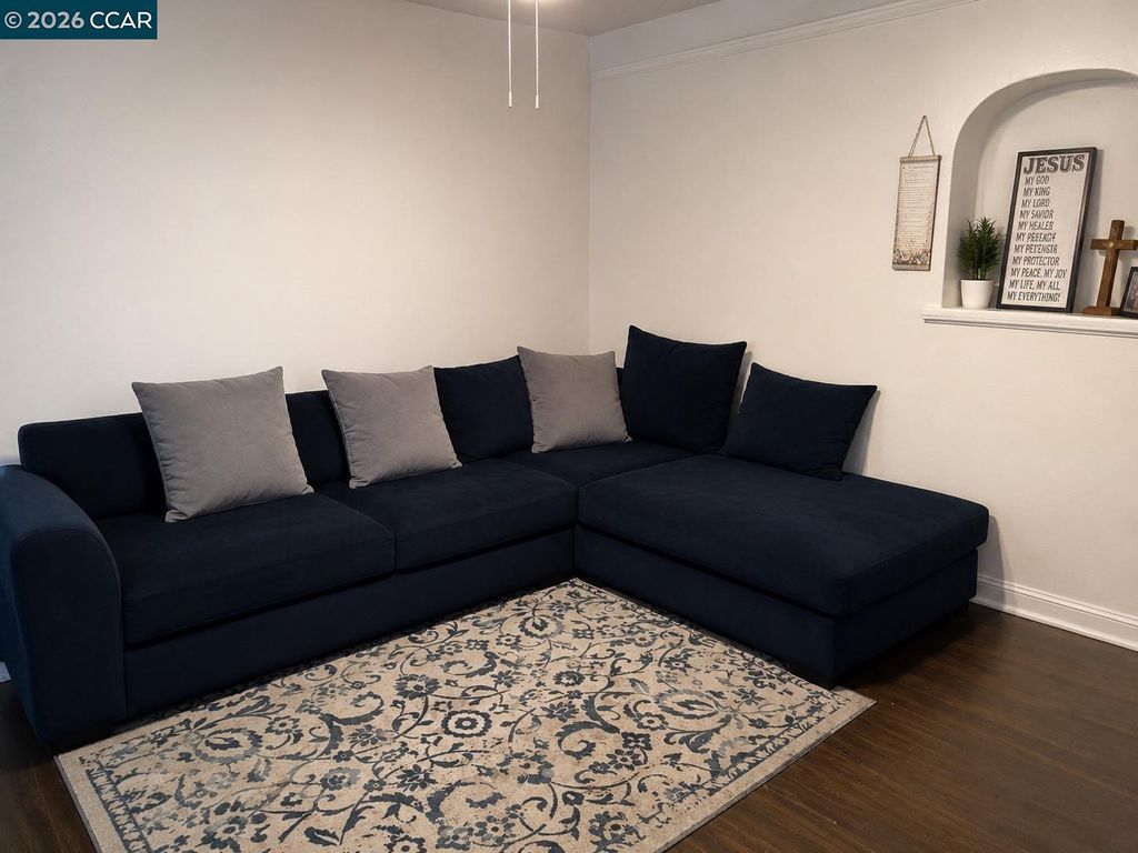 Photo of 251 E 17th Street, Pittsburg, CA 94565 (MLS # 41135633)
