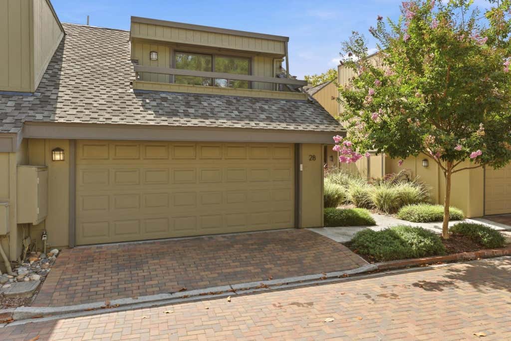 Photo of 670 San Antonio Road #28, Palo Alto, CA 94306 (MLS # ML82057913)