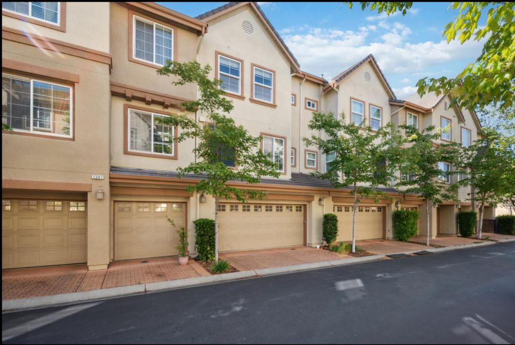 Photo of 1059 Sapphire Terrace, Union City, CA 94587 (MLS # ML82037693)