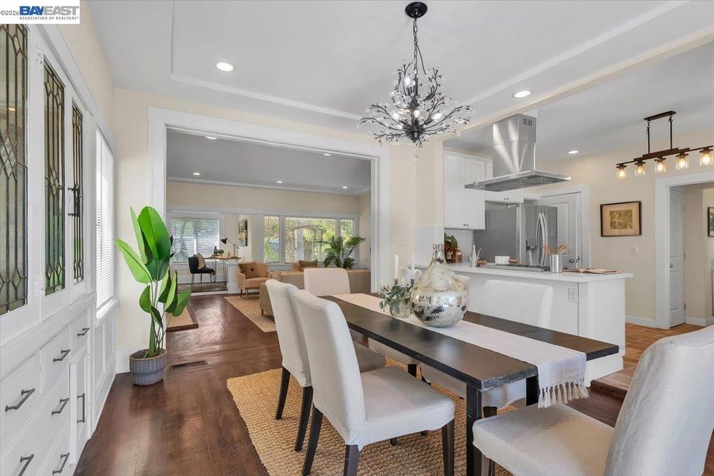 Photo of 652 Valle Vista Ave, Oakland, CA 94610 (MLS # 41134458)