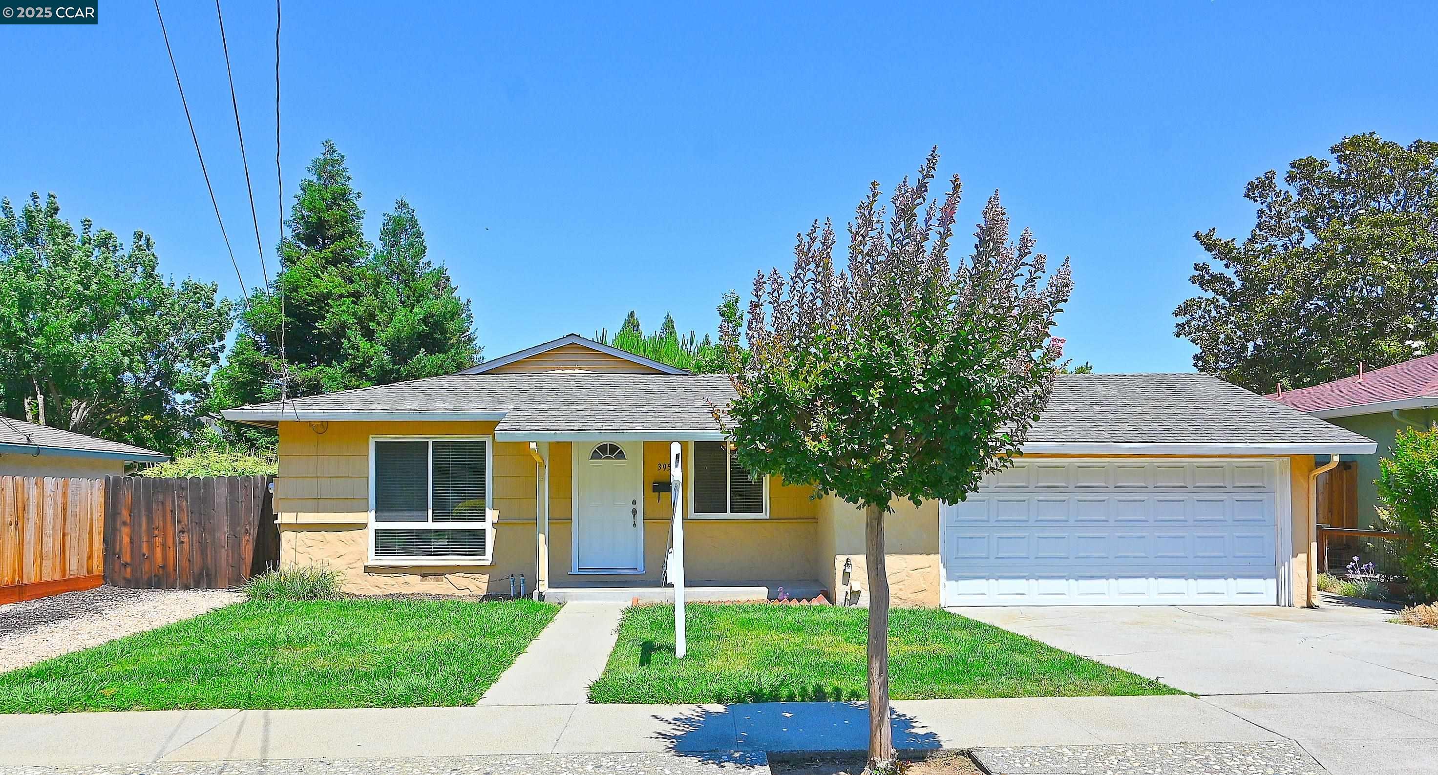 Martinez, California 94553, United States, 3 Bedrooms Bedrooms, ,1 BathroomBathrooms,Residential,Pending,165416