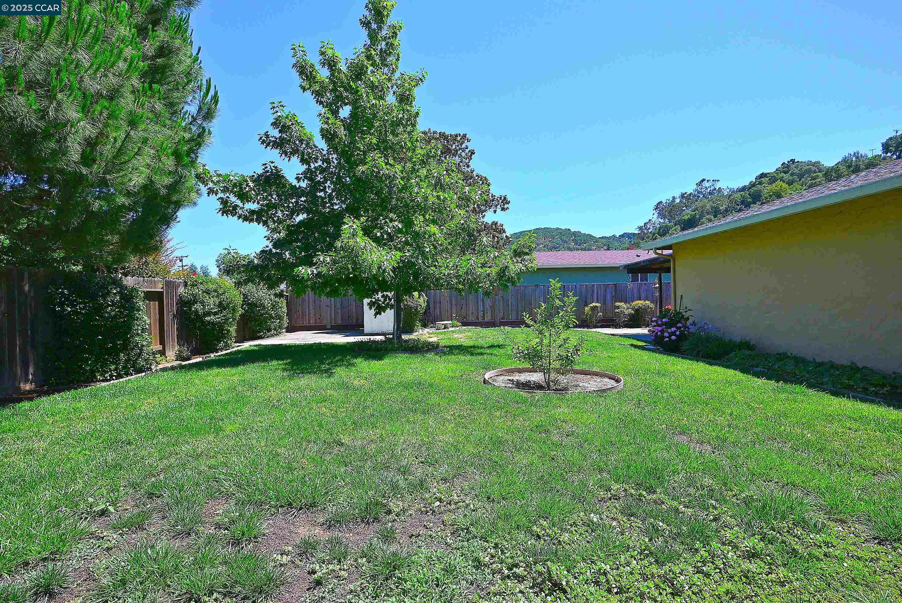Martinez, California 94553, United States, 3 Bedrooms Bedrooms, ,1 BathroomBathrooms,Residential,Pending,165416