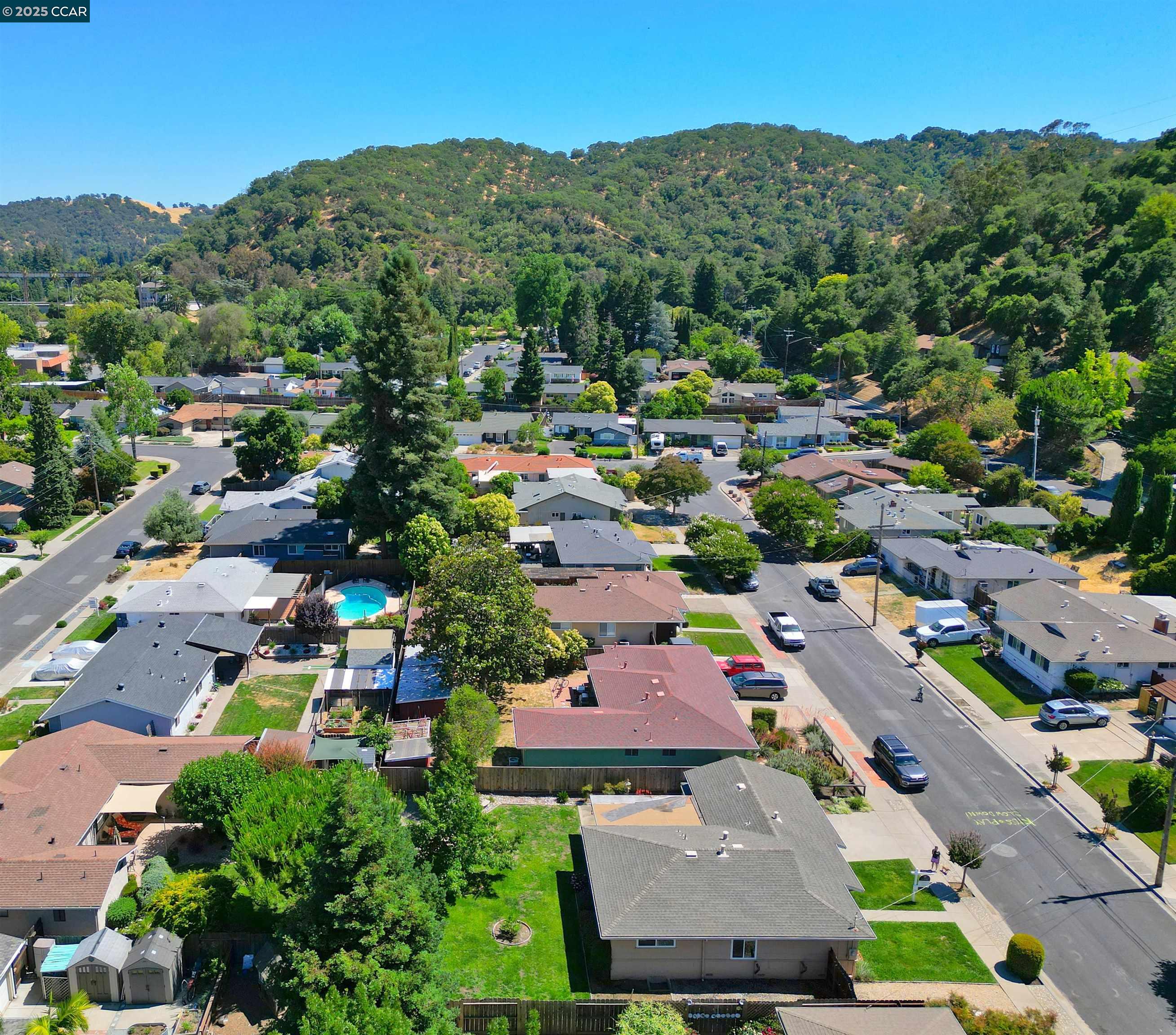 Martinez, California 94553, United States, 3 Bedrooms Bedrooms, ,1 BathroomBathrooms,Residential,Pending,165416