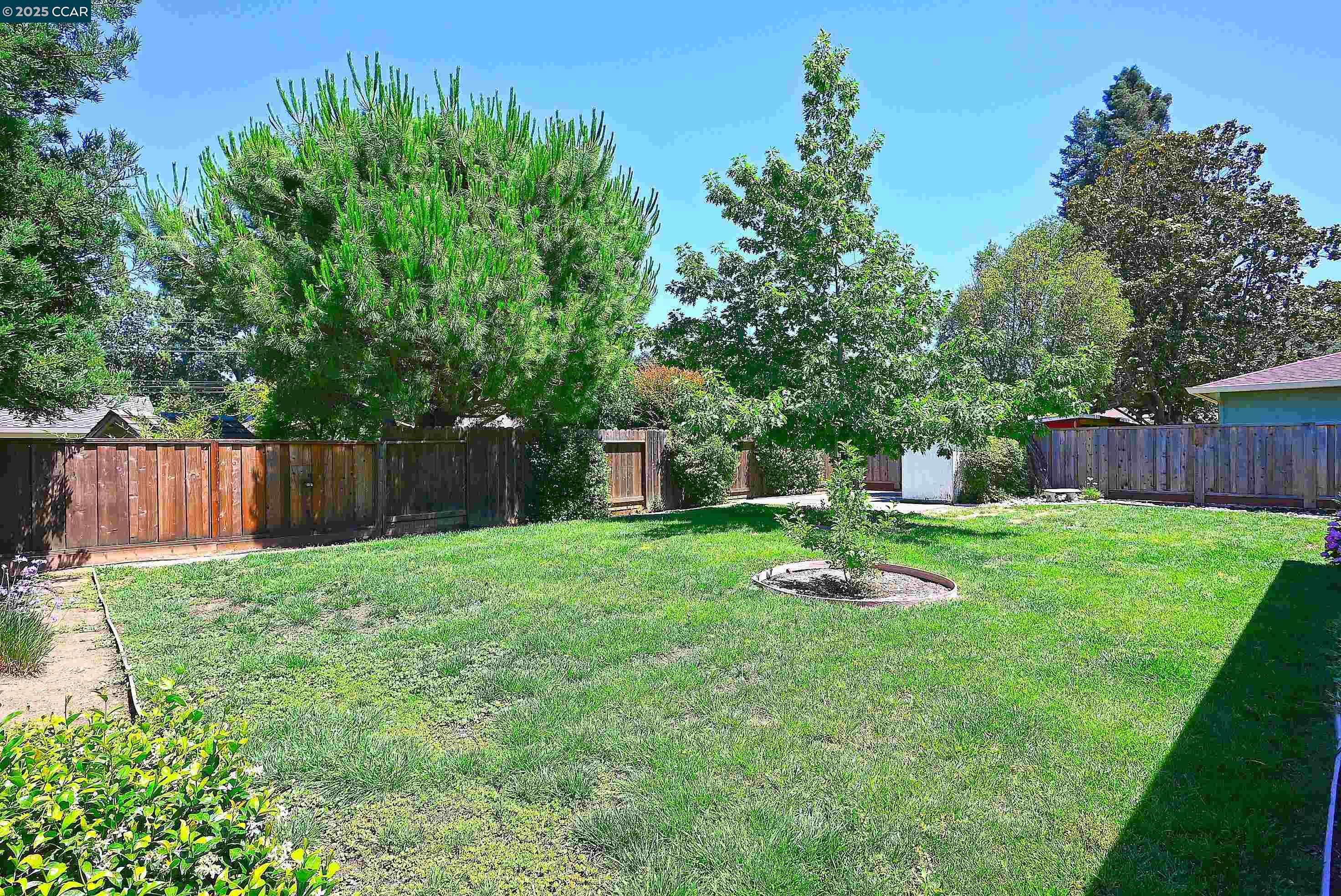 Martinez, California 94553, United States, 3 Bedrooms Bedrooms, ,1 BathroomBathrooms,Residential,Pending,165416