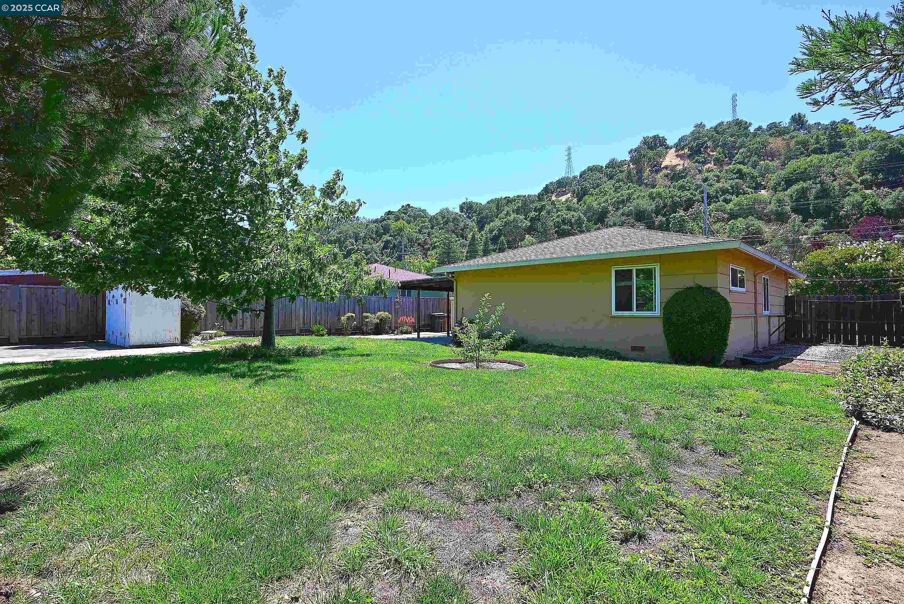 Martinez, California 94553, United States, 3 Bedrooms Bedrooms, ,1 BathroomBathrooms,Residential,Pending,165416