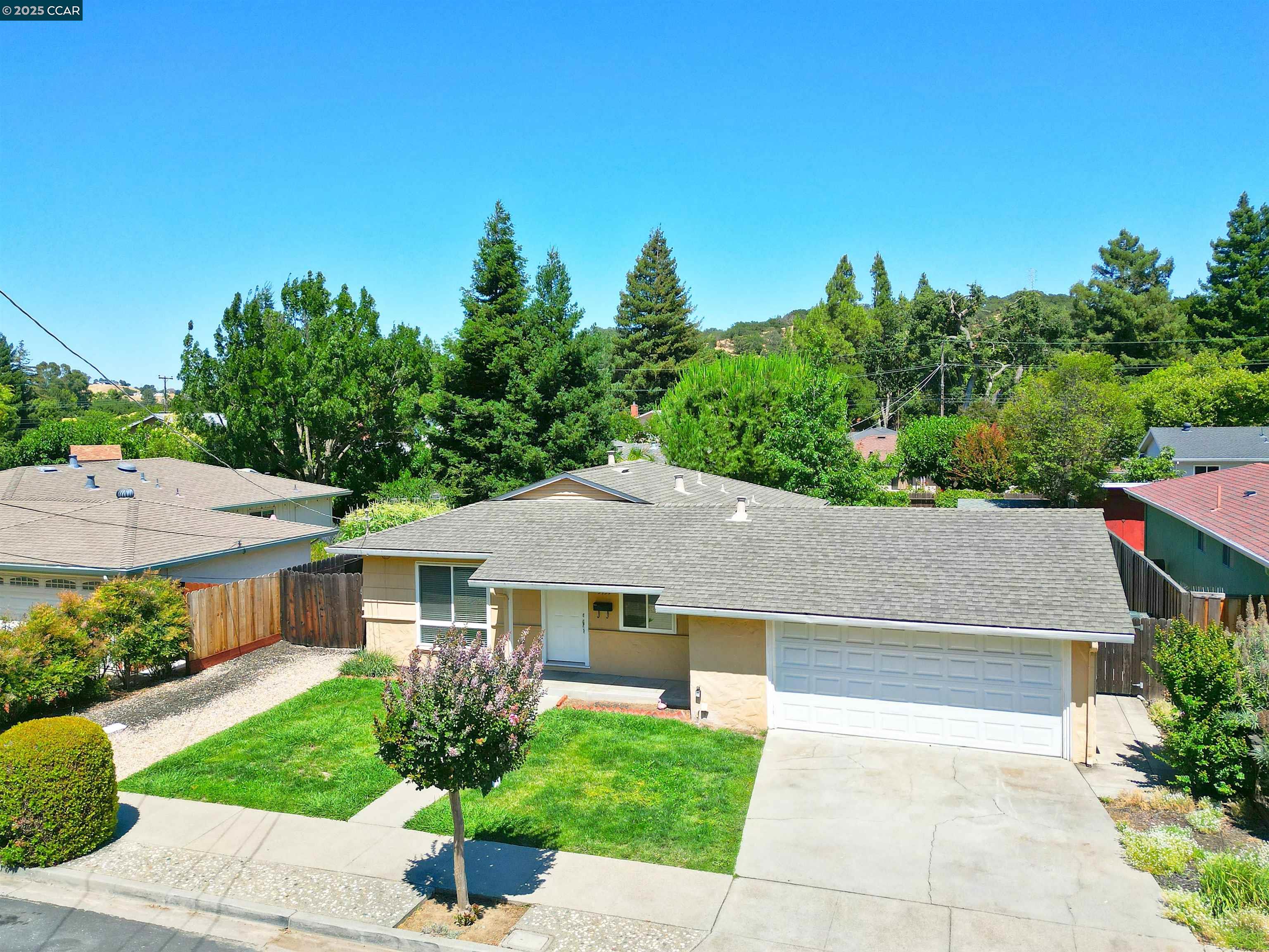 Martinez, California 94553, United States, 3 Bedrooms Bedrooms, ,1 BathroomBathrooms,Residential,Pending,165416