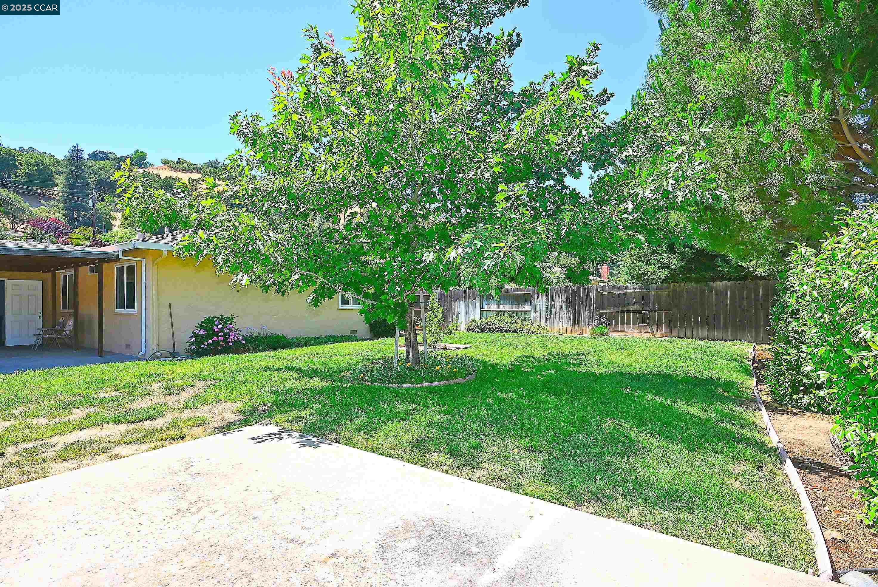 Martinez, California 94553, United States, 3 Bedrooms Bedrooms, ,1 BathroomBathrooms,Residential,Pending,165416