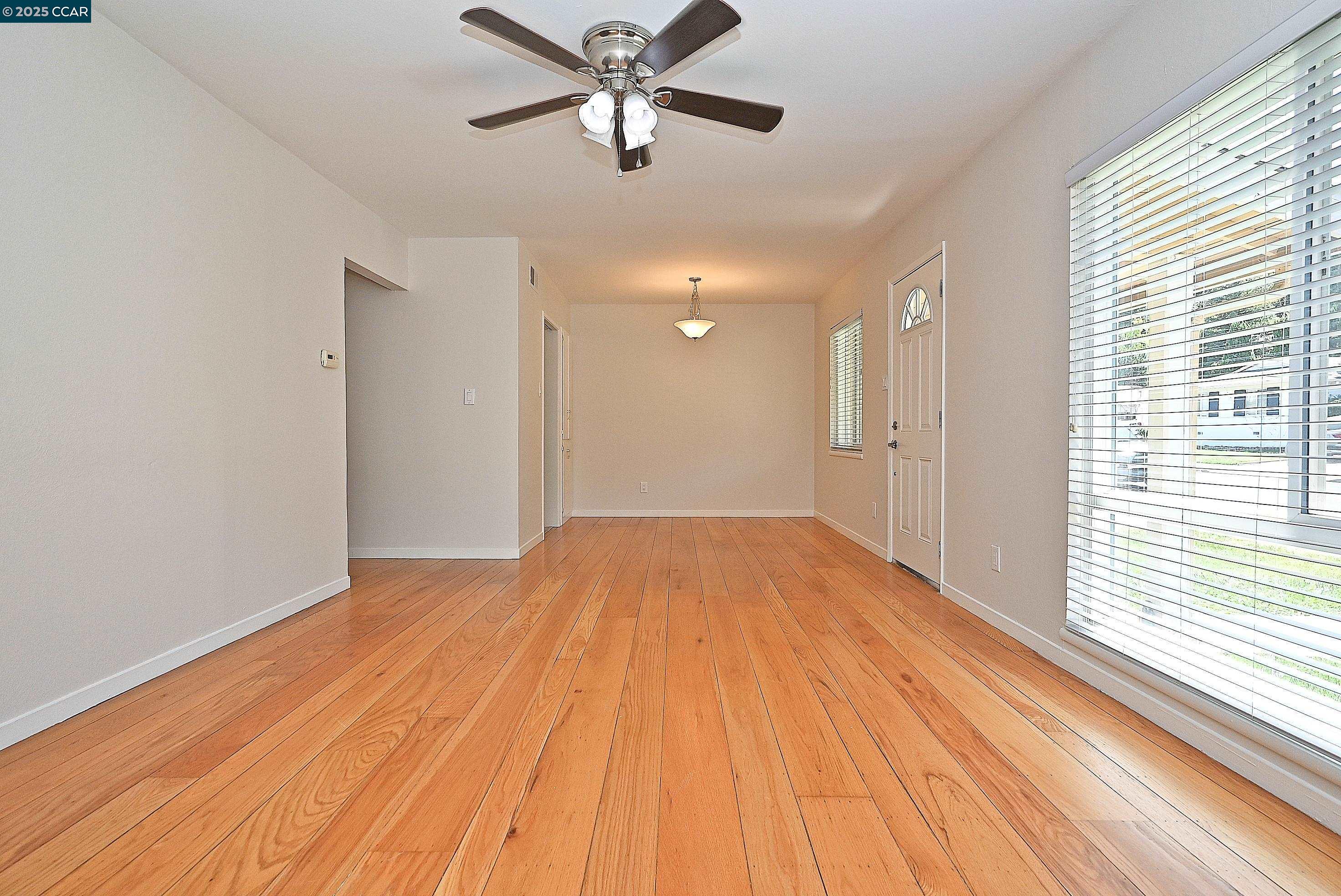 Martinez, California 94553, United States, 3 Bedrooms Bedrooms, ,1 BathroomBathrooms,Residential,Pending,165416