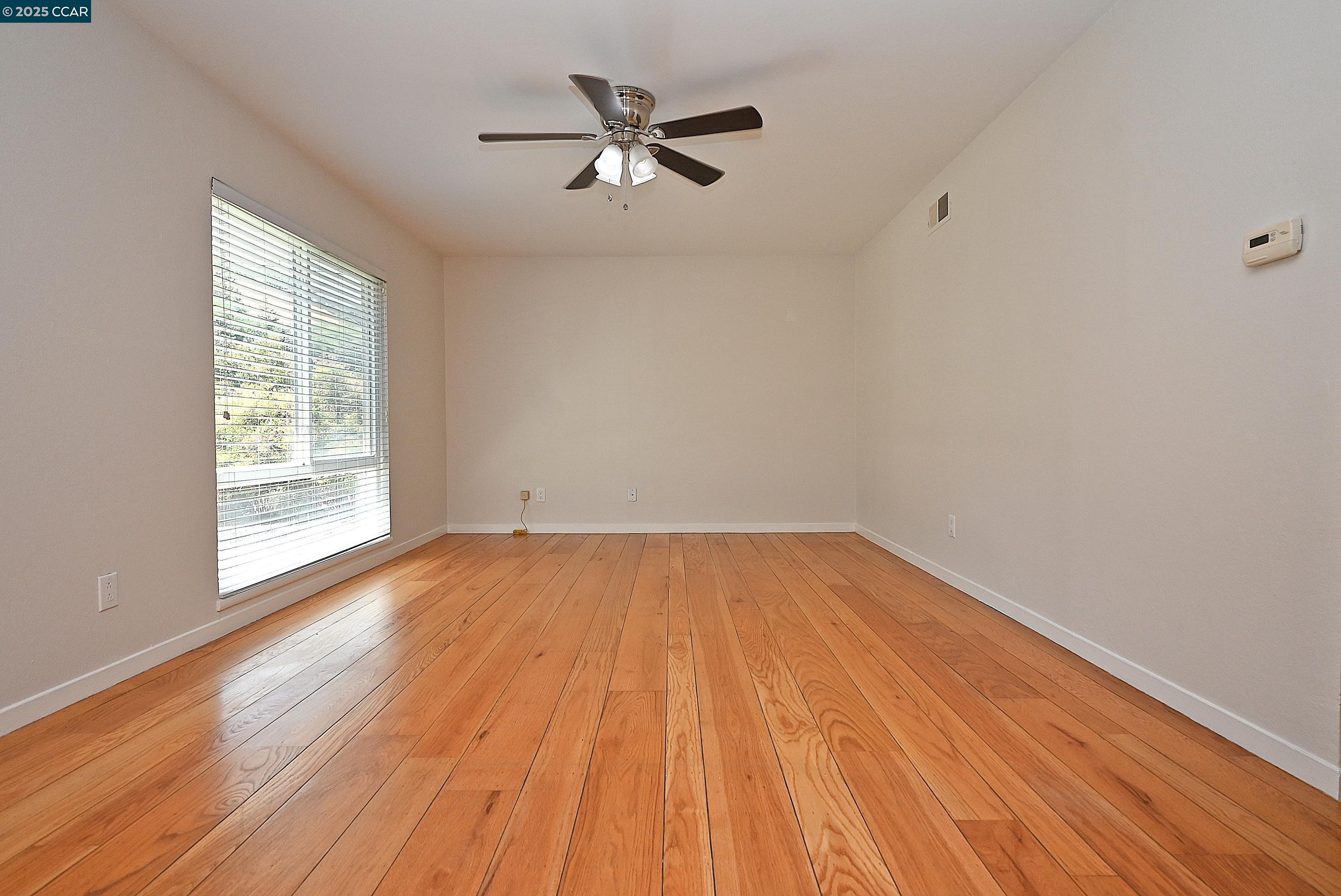 Martinez, California 94553, United States, 3 Bedrooms Bedrooms, ,1 BathroomBathrooms,Residential,Pending,165416