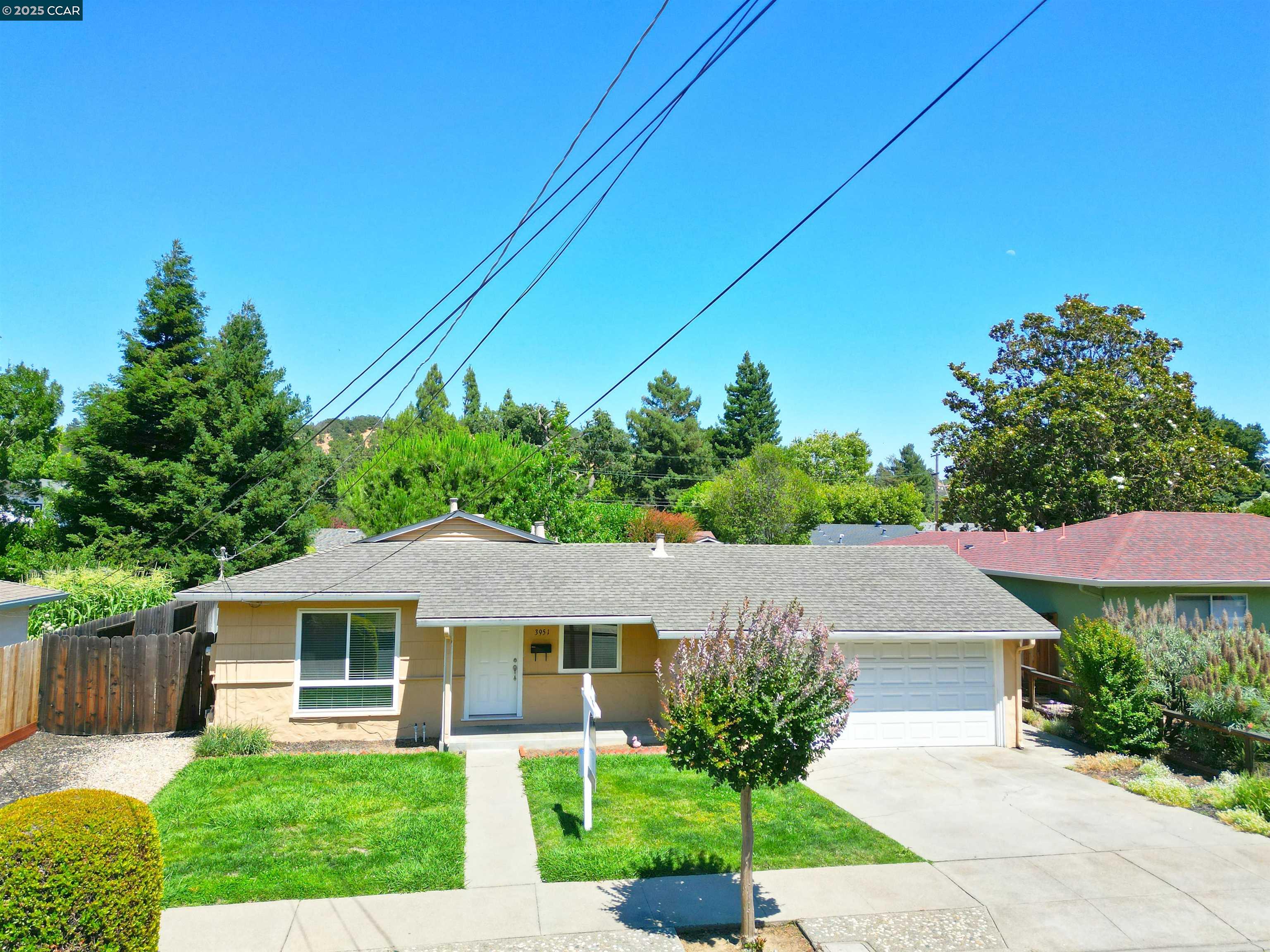 Martinez, California 94553, United States, 3 Bedrooms Bedrooms, ,1 BathroomBathrooms,Residential,Pending,165416