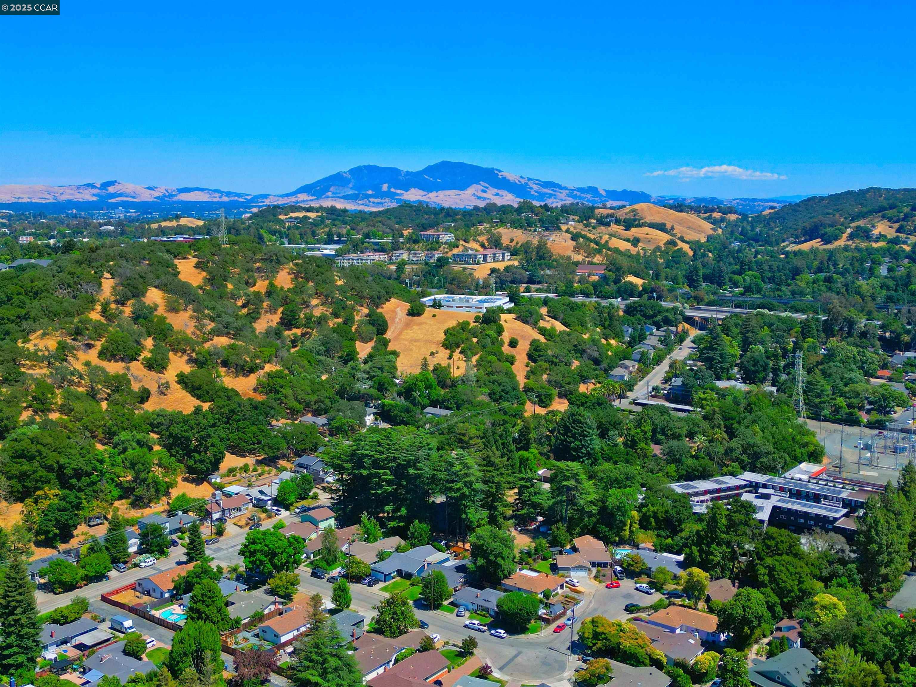 Martinez, California 94553, United States, 3 Bedrooms Bedrooms, ,1 BathroomBathrooms,Residential,Pending,165416