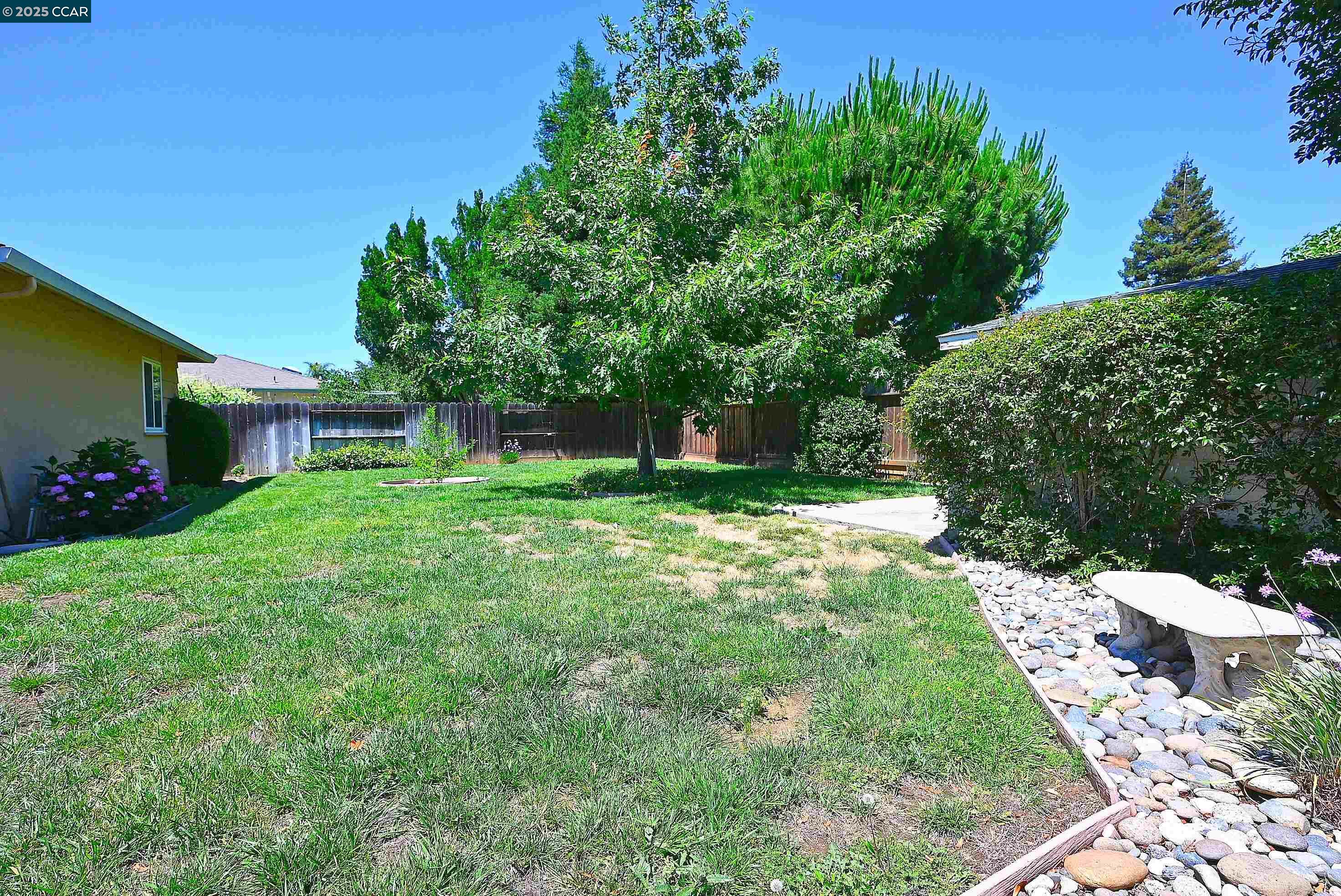 Martinez, California 94553, United States, 3 Bedrooms Bedrooms, ,1 BathroomBathrooms,Residential,Pending,165416