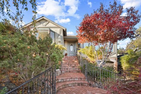 A home in San Carlos