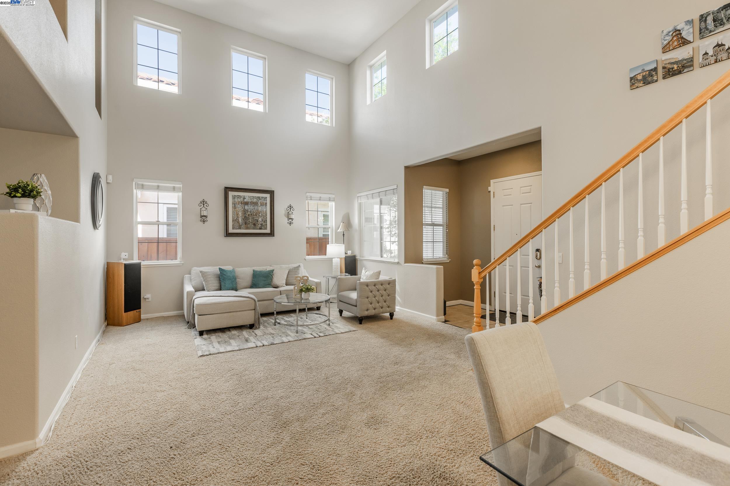 2228 Golden Leaf Ln